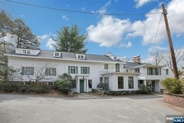 401 Wearimus Road, Ho-ho-kus, NJ 07423