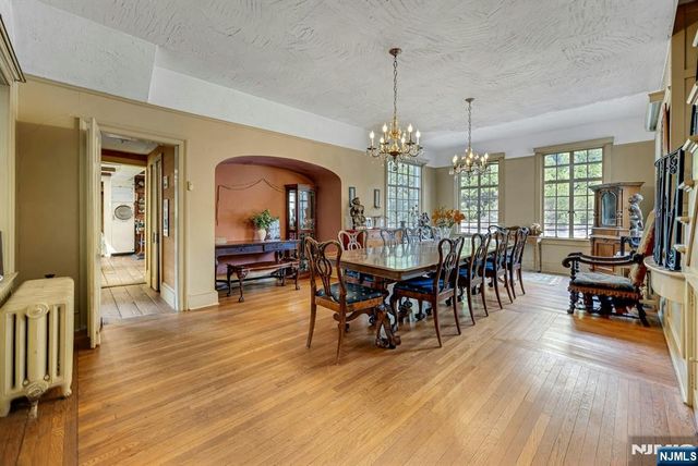 401 Wearimus Road, Ho-ho-kus, NJ 07423