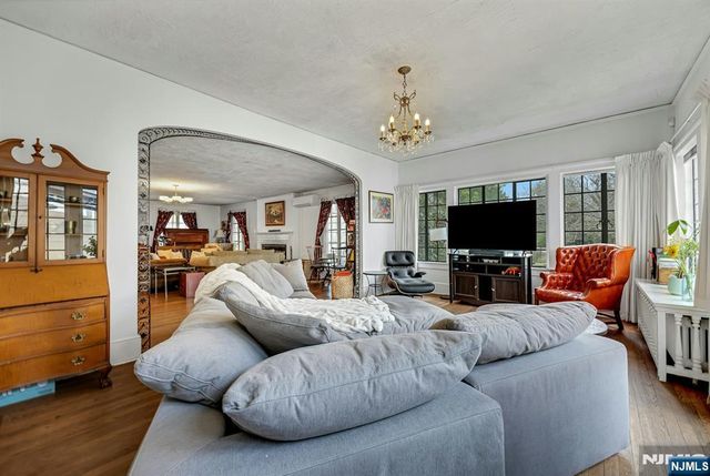 401 Wearimus Road, Ho-ho-kus, NJ 07423