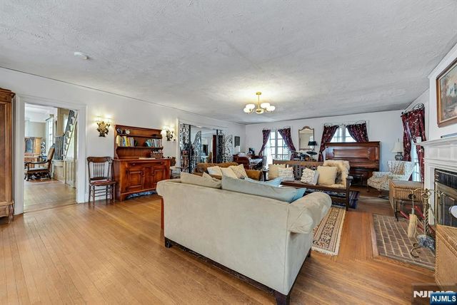 401 Wearimus Road, Ho-ho-kus, NJ 07423