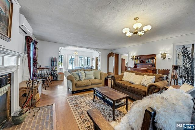 401 Wearimus Road, Ho-ho-kus, NJ 07423