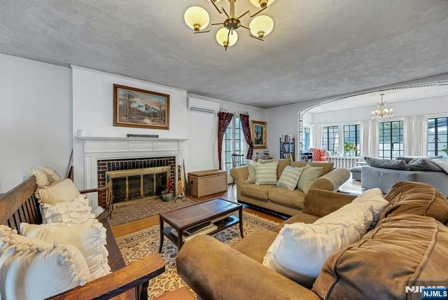 401 Wearimus Road, Ho-ho-kus, NJ 07423