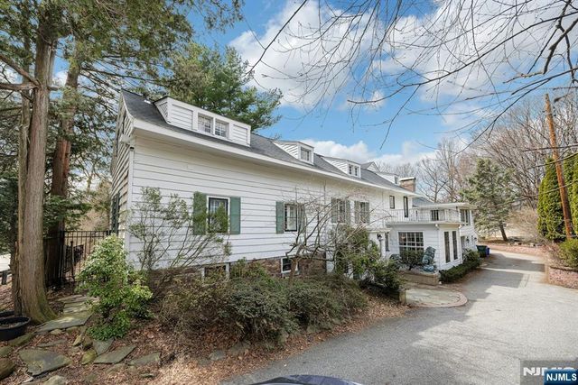 401 Wearimus Road, Ho-ho-kus, NJ 07423