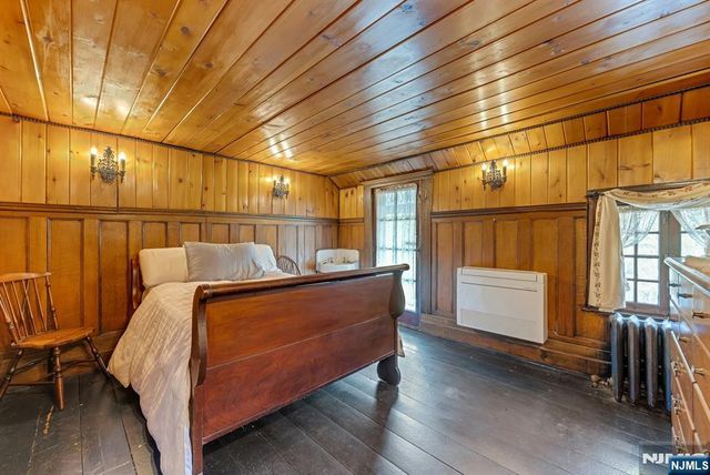 401 Wearimus Road, Ho-ho-kus, NJ 07423