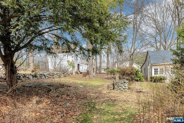 401 Wearimus Road, Ho-ho-kus, NJ 07423