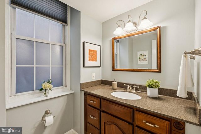 2219 LOCUST ST, Philadelphia, PA 19103