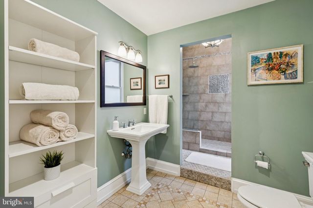 2219 LOCUST ST, Philadelphia, PA 19103