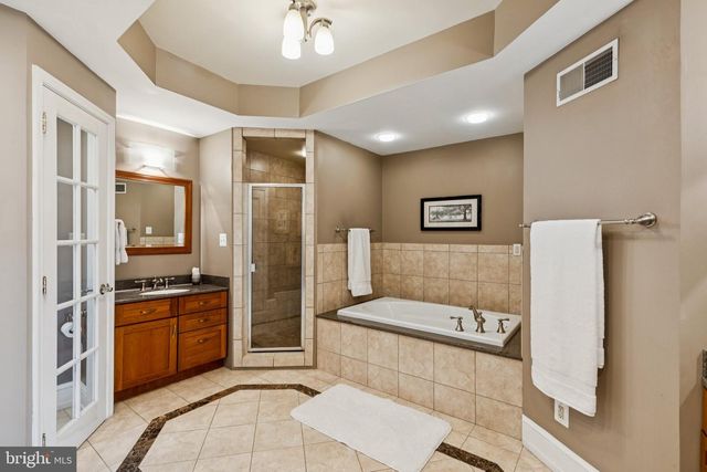 2219 LOCUST ST, Philadelphia, PA 19103