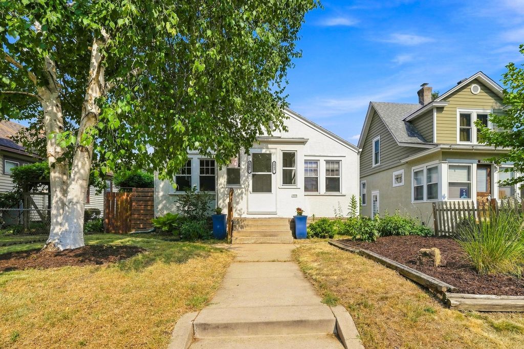 2841 36th Avenue S, Minneapolis, MN 55406