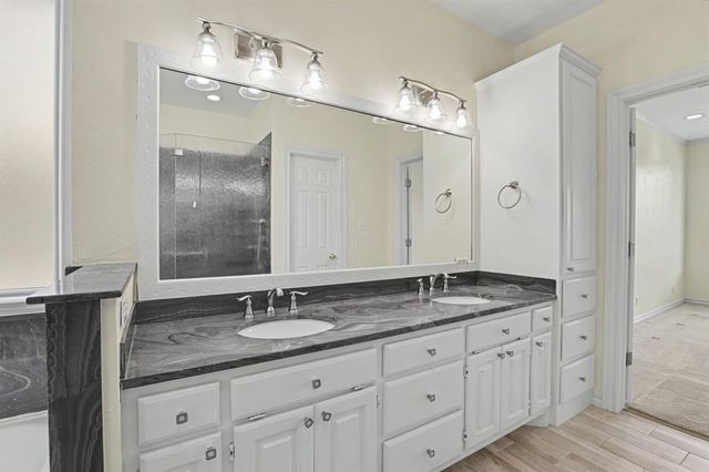 4104 Ainsley Court, Edmond, OK 73034