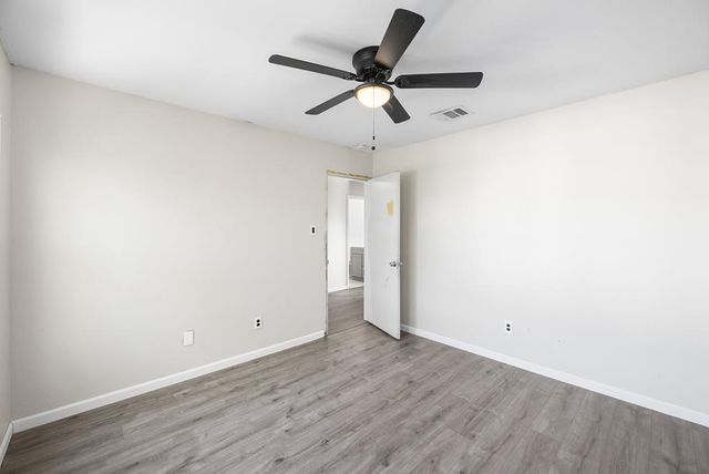 8010 Chestnut Gate Dr, Converse, TX 78109