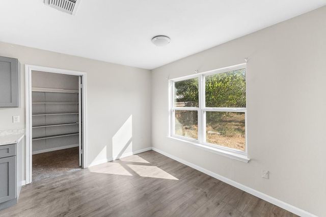 8010 Chestnut Gate Dr, Converse, TX 78109