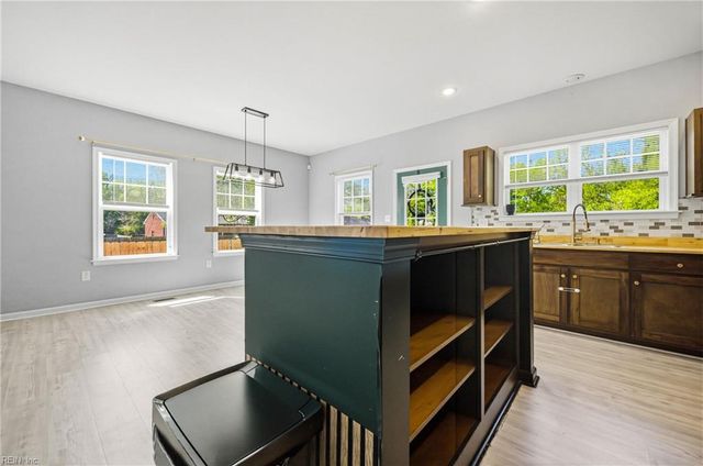 28 S Back River RD, Hampton, VA 23669
