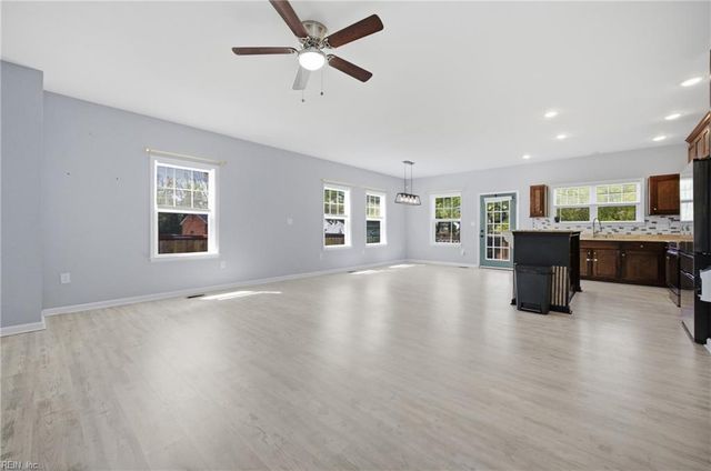 28 S Back River RD, Hampton, VA 23669