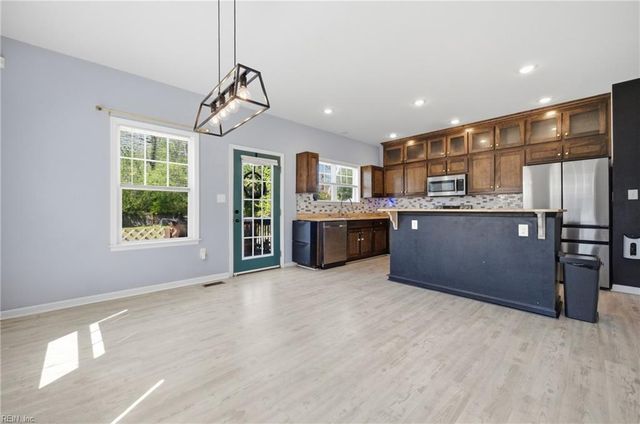 28 S Back River RD, Hampton, VA 23669
