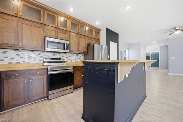 28 S Back River RD, Hampton, VA 23669