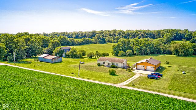 4297 W Division Road, Crawfordsville, IN 47933