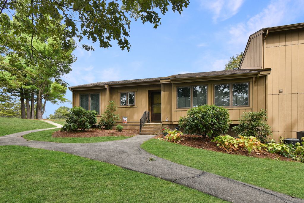 3 Pilgrim Harbor A, Wallingford, CT 06492