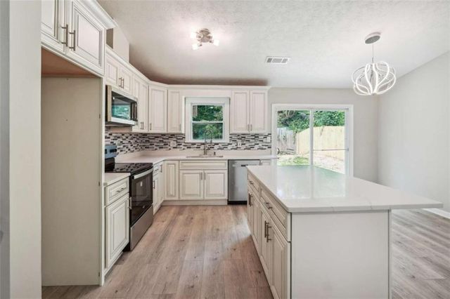 5017 Galbraith Circle, Stone Mountain, GA 30088