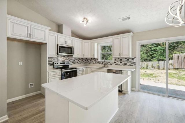 5017 Galbraith Circle, Stone Mountain, GA 30088