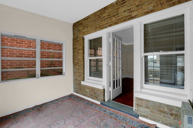 5814 N WINTHROP Avenue 2, Chicago, IL 60660