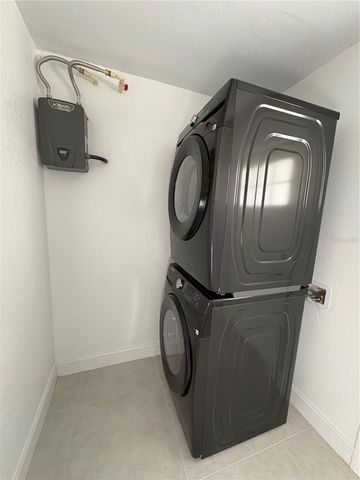 800 SAINT PETERSBURG DRIVE W, Oldsmar, FL 34677