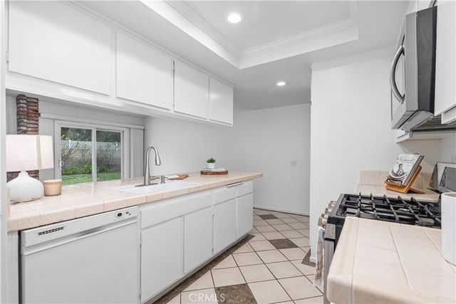 7608 E Woodsboro Avenue, Anaheim Hills, CA 92807