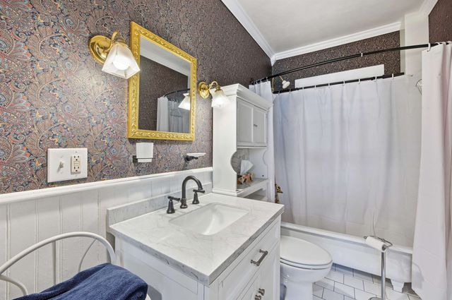 23 Old Bristol Road, New Hampton, NH 03256