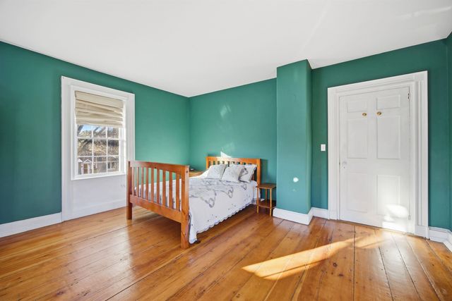 23 Old Bristol Road, New Hampton, NH 03256