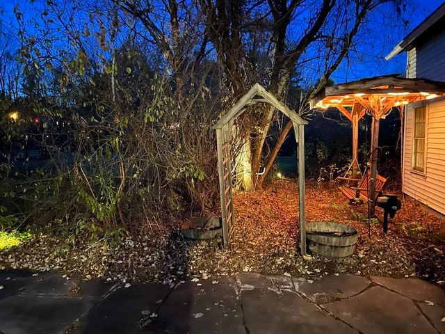 23 Old Bristol Road, New Hampton, NH 03256