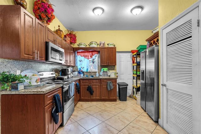 1320 NE 135th St, North Miami, FL 33161