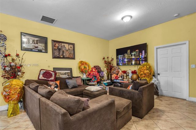 1320 NE 135th St, North Miami, FL 33161