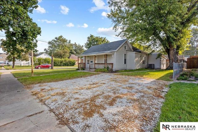 1036 N 8th Street, Lincoln, NE 68508