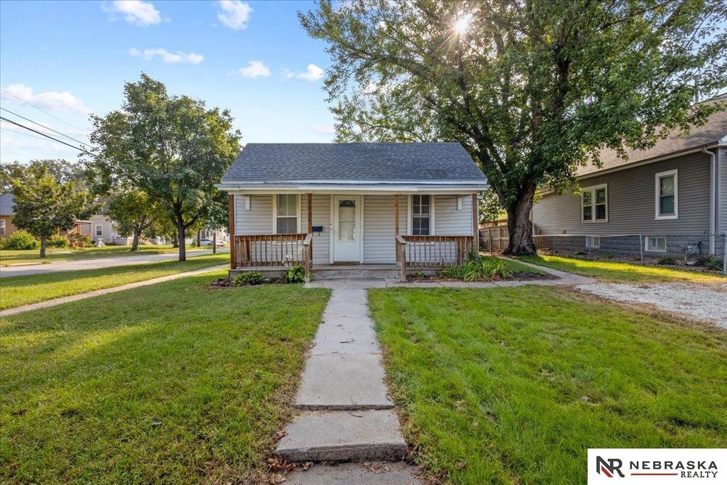 1036 N 8th Street, Lincoln, NE 68508