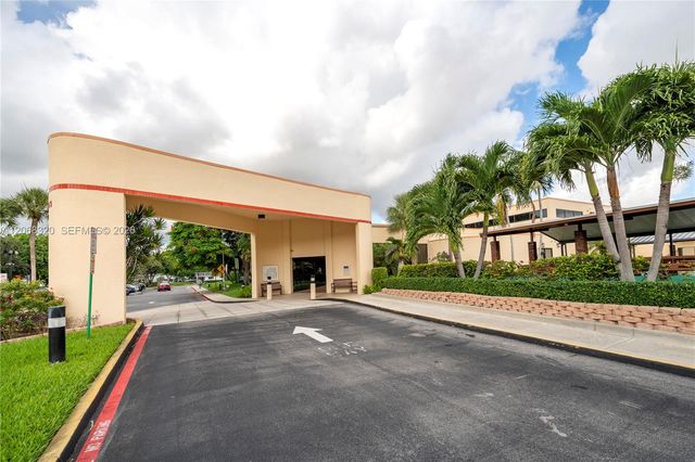 8555 NW 10th Street B106, Plantation, FL 33322