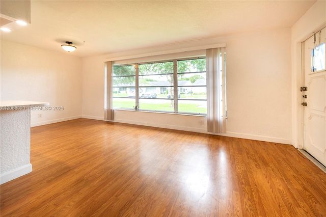 8555 NW 10th Street B106, Plantation, FL 33322
