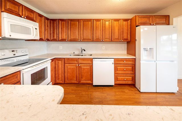 8555 NW 10th Street B106, Plantation, FL 33322