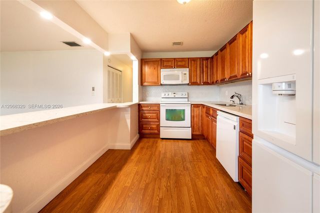8555 NW 10th Street B106, Plantation, FL 33322