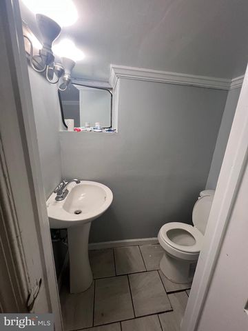 8130 FARNSWORTH STREET, Philadelphia, PA 19152
