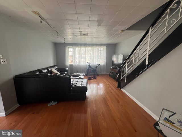 8130 FARNSWORTH STREET, Philadelphia, PA 19152