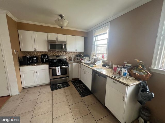 8130 FARNSWORTH STREET, Philadelphia, PA 19152