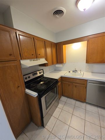 3109 E 25th Place S 3, Tulsa, OK 74114