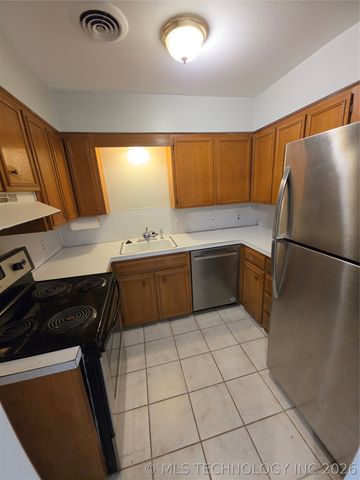 3109 E 25th Place S 3, Tulsa, OK 74114