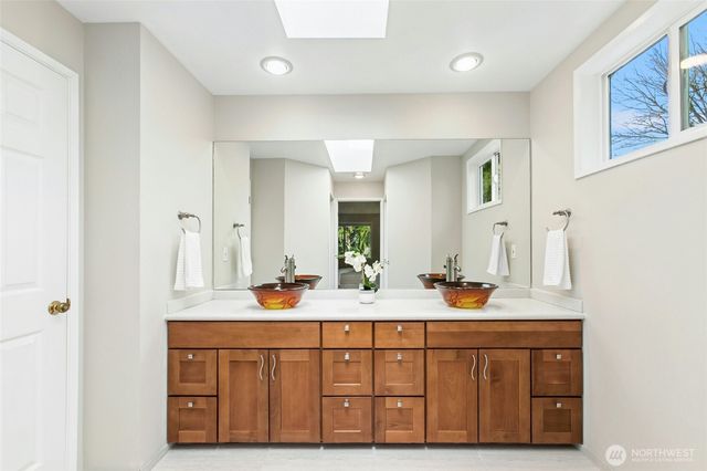 4310 209th Avenue NE, Sammamish, WA 98074