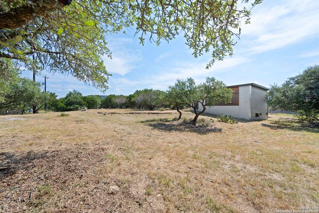 1056 FLAGSTONE DR, San Antonio, TX 78260
