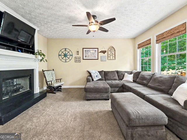 332 Chamberlyn Lane, Hiram, GA 30141