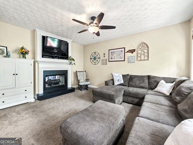 332 Chamberlyn Lane, Hiram, GA 30141