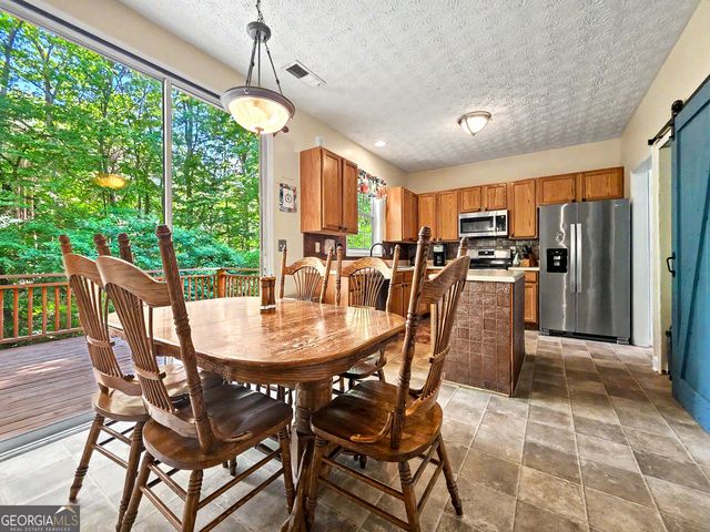 332 Chamberlyn Lane, Hiram, GA 30141