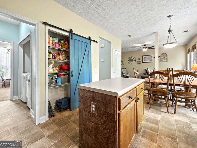 332 Chamberlyn Lane, Hiram, GA 30141