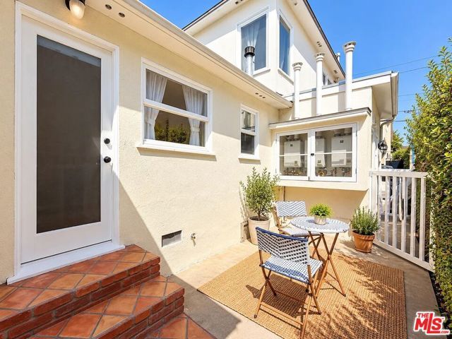 1111 21st Street D, Santa Monica, CA 90403